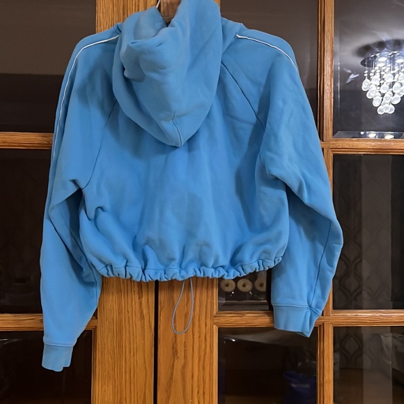 Pre-Owned hoodie sweatshirt blue, size Medium in great condition. - Picture 2 of 3